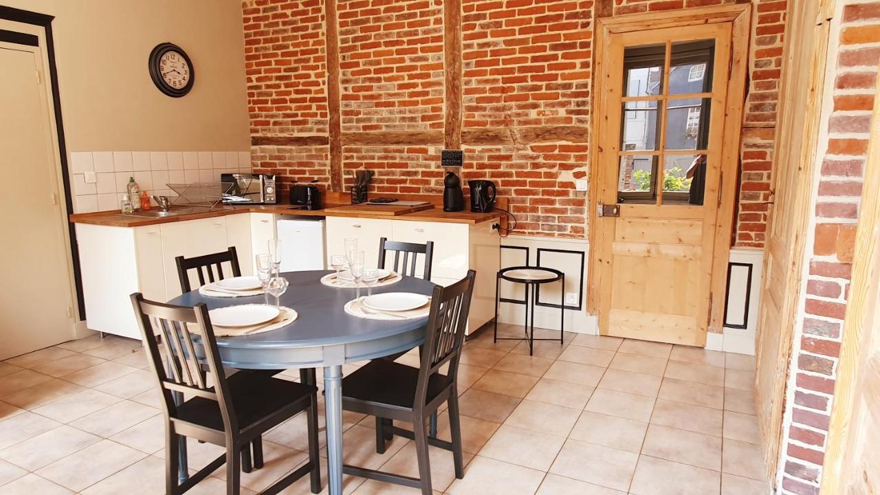 Apartament Le 2 Pieces Avec Parking Prive Honfleur Zewnętrze zdjęcie