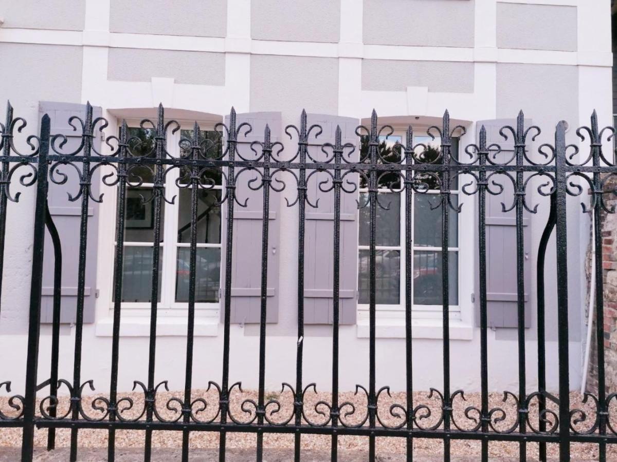 Apartament Le 2 Pieces Avec Parking Prive Honfleur Zewnętrze zdjęcie