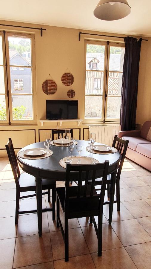 Apartament Le 2 Pieces Avec Parking Prive Honfleur Zewnętrze zdjęcie